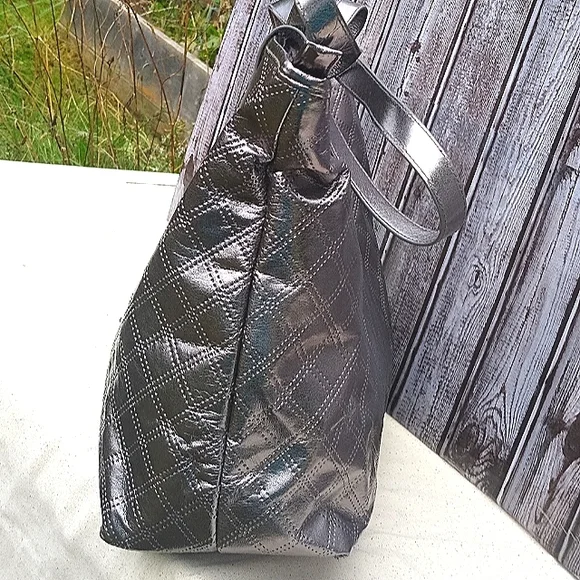 Bath & Body Works Silver Quilted Envelope Tote Bag - Picture 2 of 10